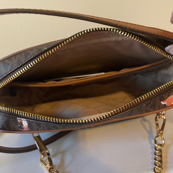 Michael Kors Crossbody - Picture 4 of 4